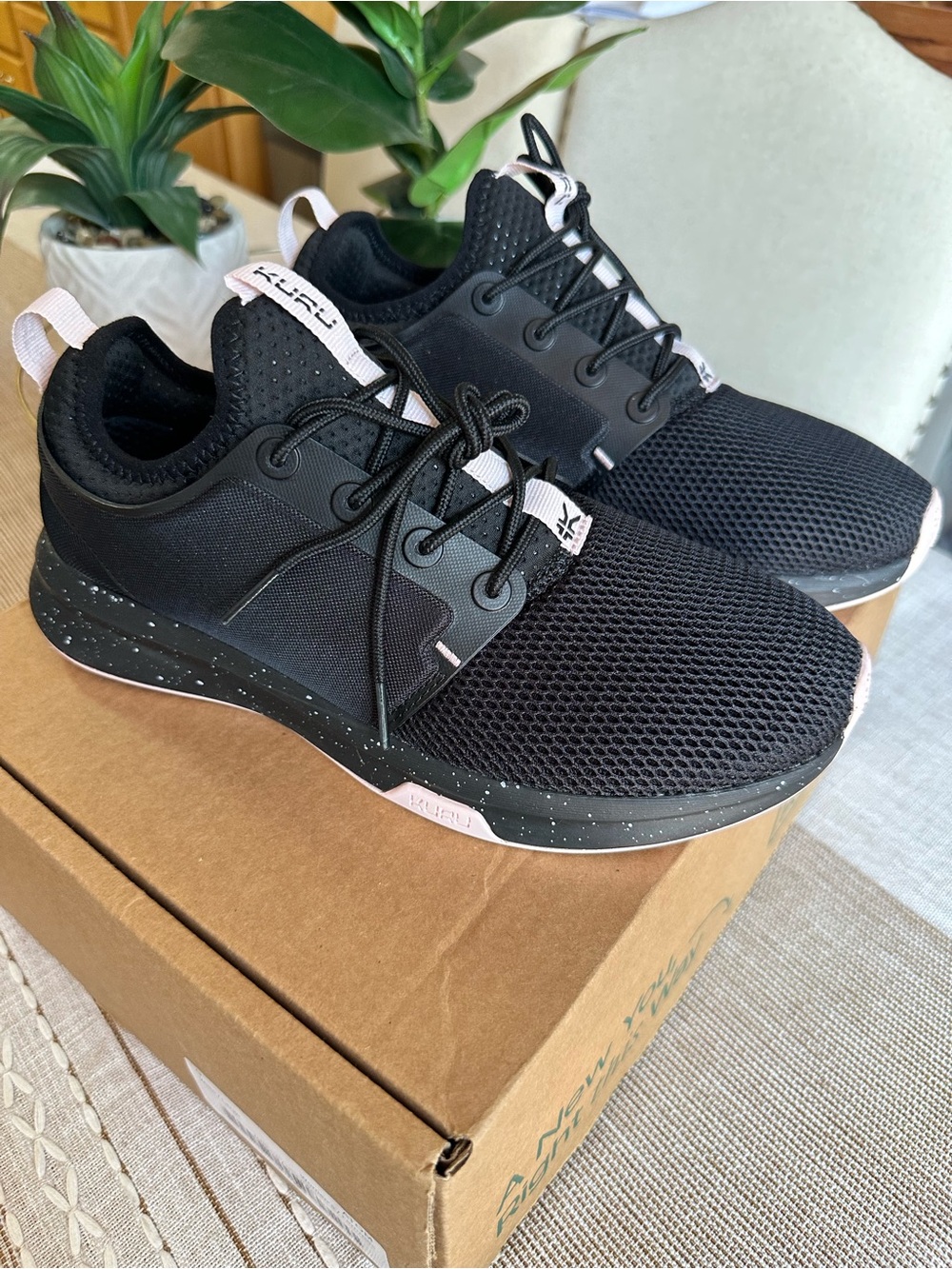 KURU Atom Athletic Sneakers Jet Black/Misty Lilac New in box 9W Women’s